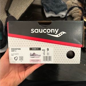 Saucony Endorphin Shift